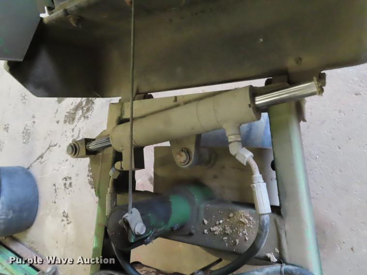 image for item EI9995 John Deere 2243 greens lawn mower