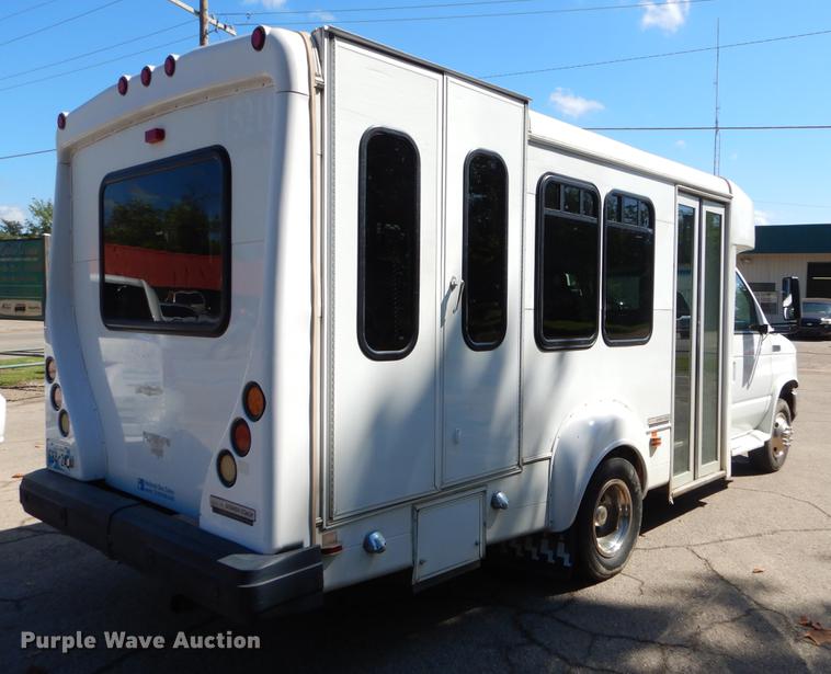 image for item EO9632 2008 Ford E350 Super Duty shuttle bus