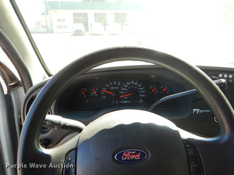 image for item EO9632 2008 Ford E350 Super Duty shuttle bus