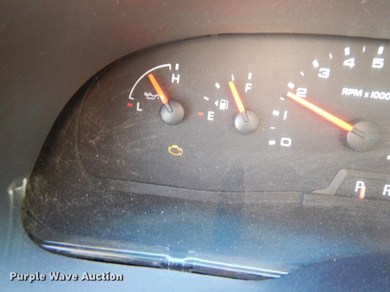 image for item EO9632 2008 Ford E350 Super Duty shuttle bus