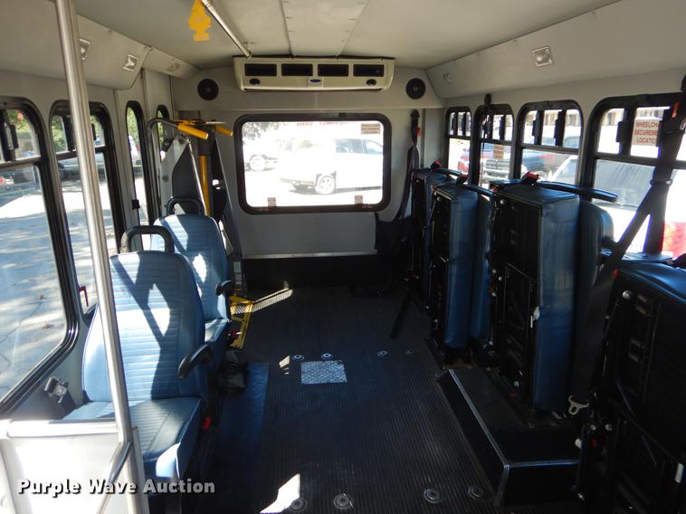 image for item EO9632 2008 Ford E350 Super Duty shuttle bus