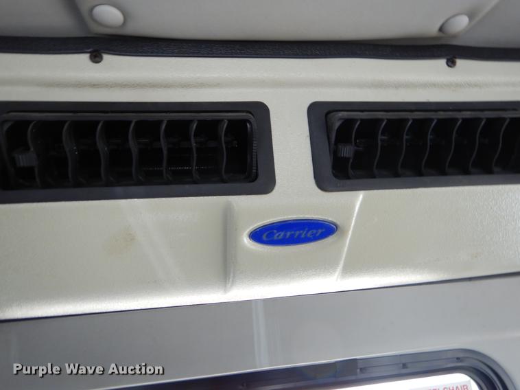 image for item EO9632 2008 Ford E350 Super Duty shuttle bus