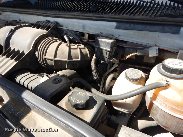 image for item EO9632 2008 Ford E350 Super Duty shuttle bus