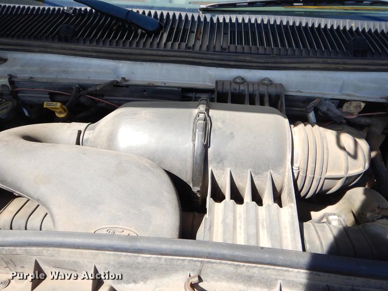 image for item EO9632 2008 Ford E350 Super Duty shuttle bus