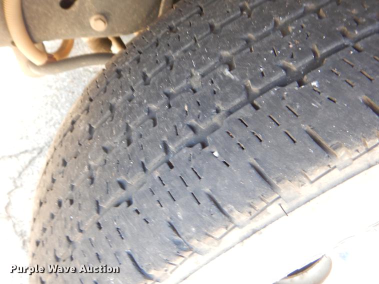 image for item EO9632 2008 Ford E350 Super Duty shuttle bus