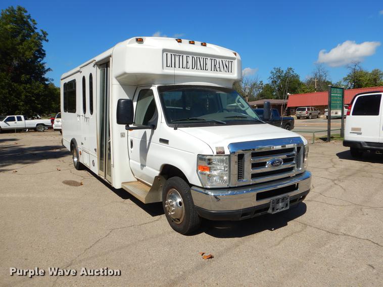 image for item EO9633 2008 Ford Econoline E450 shuttle bus