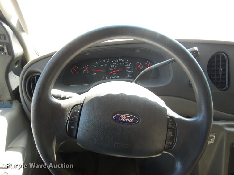 image for item EO9633 2008 Ford Econoline E450 shuttle bus