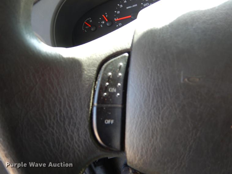 image for item EO9633 2008 Ford Econoline E450 shuttle bus