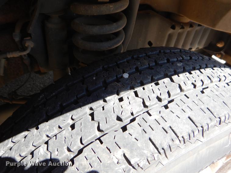 image for item EO9633 2008 Ford Econoline E450 shuttle bus