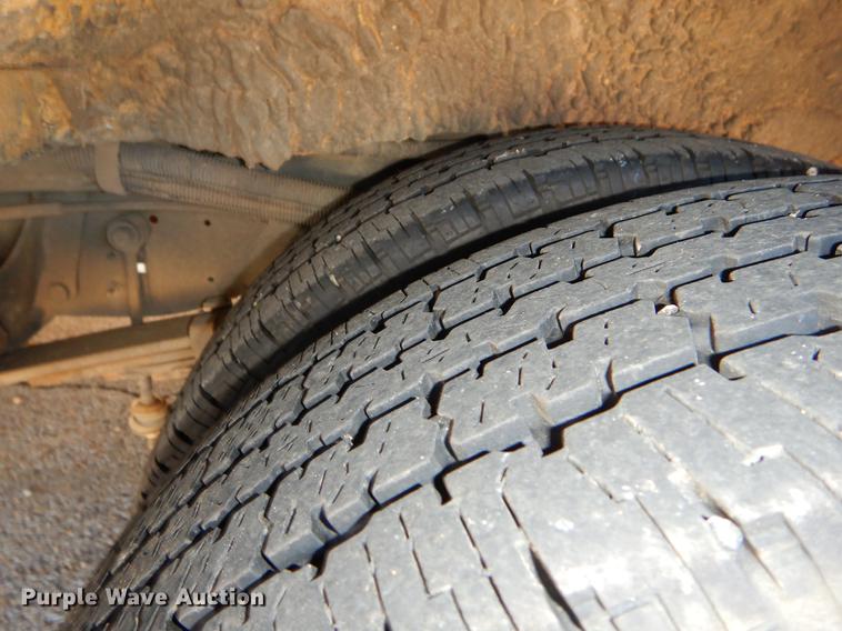 image for item EO9633 2008 Ford Econoline E450 shuttle bus