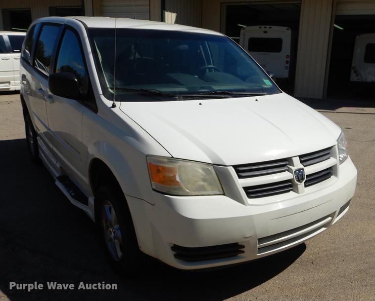 image for item EO9634 2010 Dodge Grand Caravan SE van