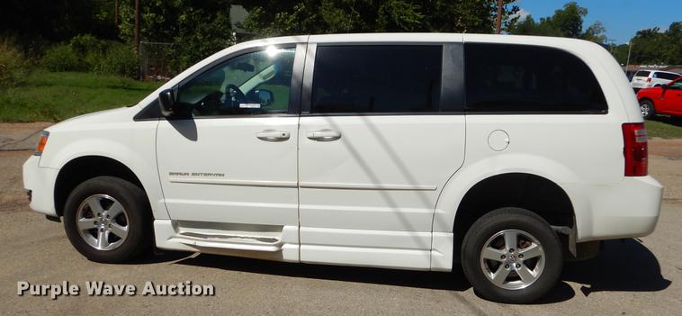 image for item EO9634 2010 Dodge Grand Caravan SE van