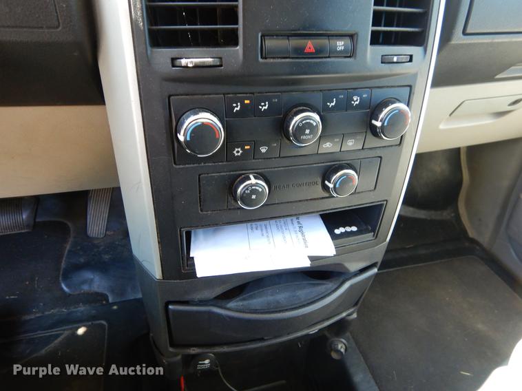 image for item EO9634 2010 Dodge Grand Caravan SE van