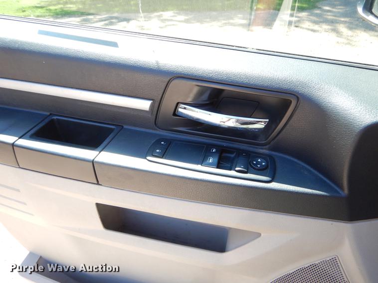 image for item EO9634 2010 Dodge Grand Caravan SE van