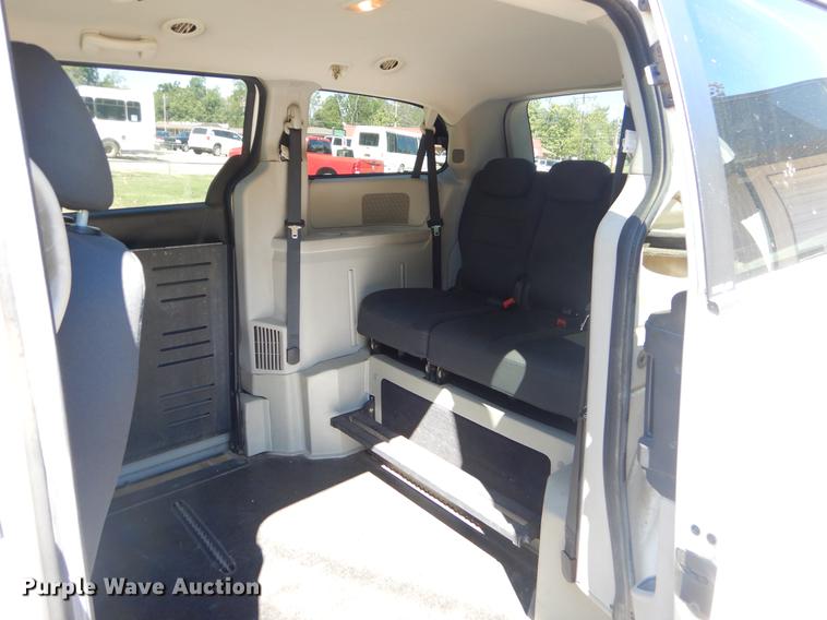 image for item EO9634 2010 Dodge Grand Caravan SE van