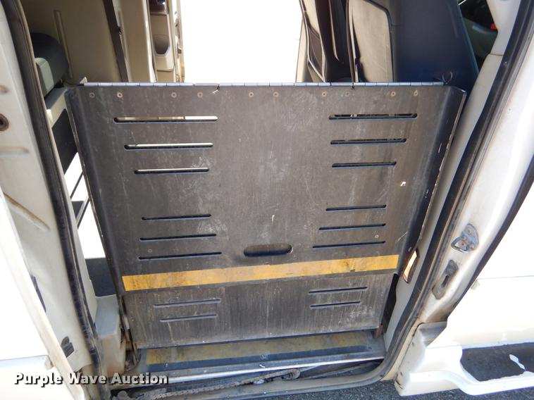 image for item EO9634 2010 Dodge Grand Caravan SE van