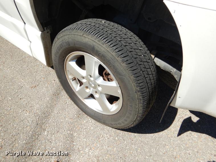 image for item EO9634 2010 Dodge Grand Caravan SE van