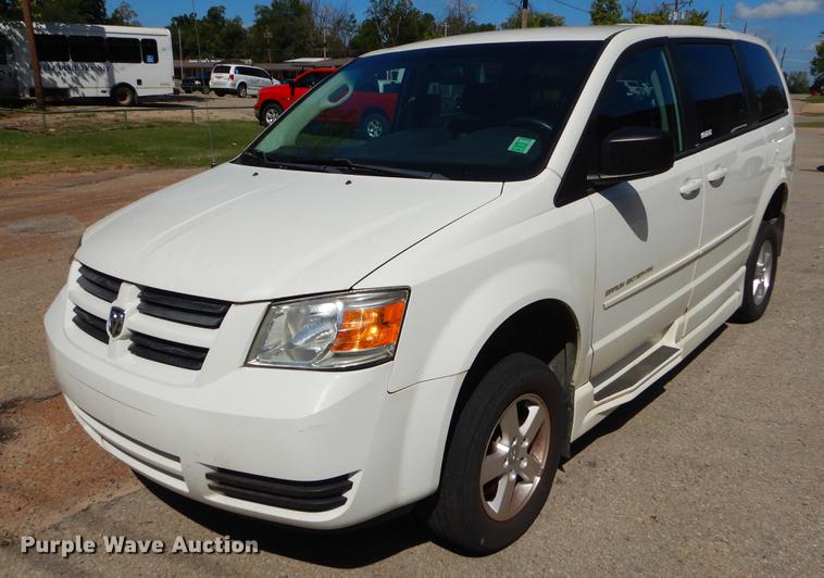 image for item EO9635 2010 Dodge Grand Caravan SE van