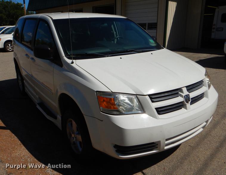 image for item EO9635 2010 Dodge Grand Caravan SE van