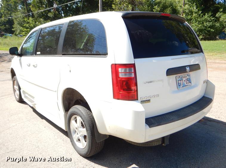 image for item EO9635 2010 Dodge Grand Caravan SE van