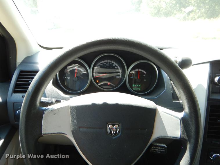 image for item EO9635 2010 Dodge Grand Caravan SE van