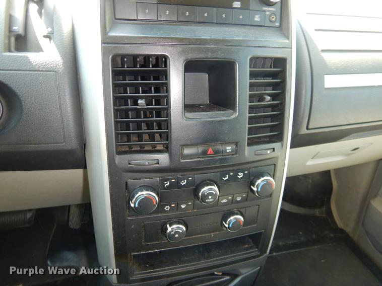 image for item EO9635 2010 Dodge Grand Caravan SE van
