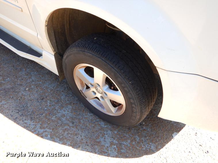 image for item EO9635 2010 Dodge Grand Caravan SE van