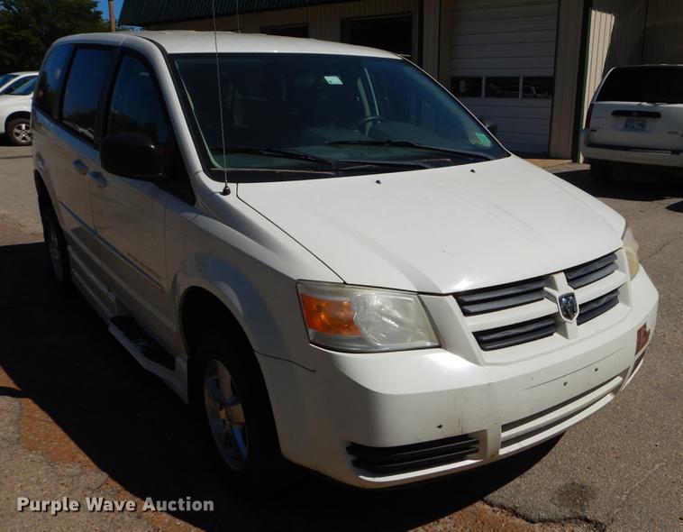 image for item EO9636 2010 Dodge Grand Caravan SE van
