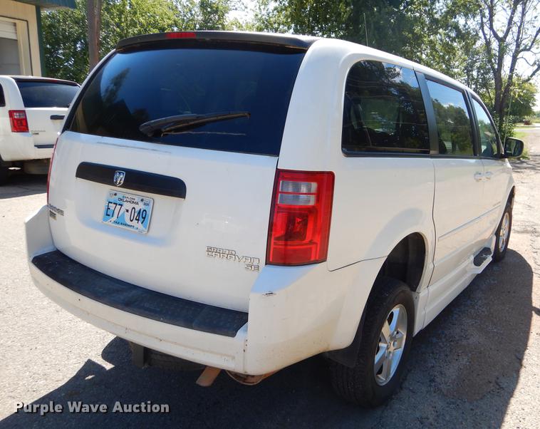 image for item EO9636 2010 Dodge Grand Caravan SE van