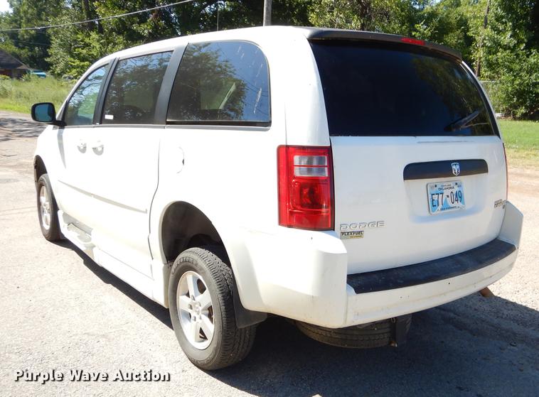 image for item EO9636 2010 Dodge Grand Caravan SE van