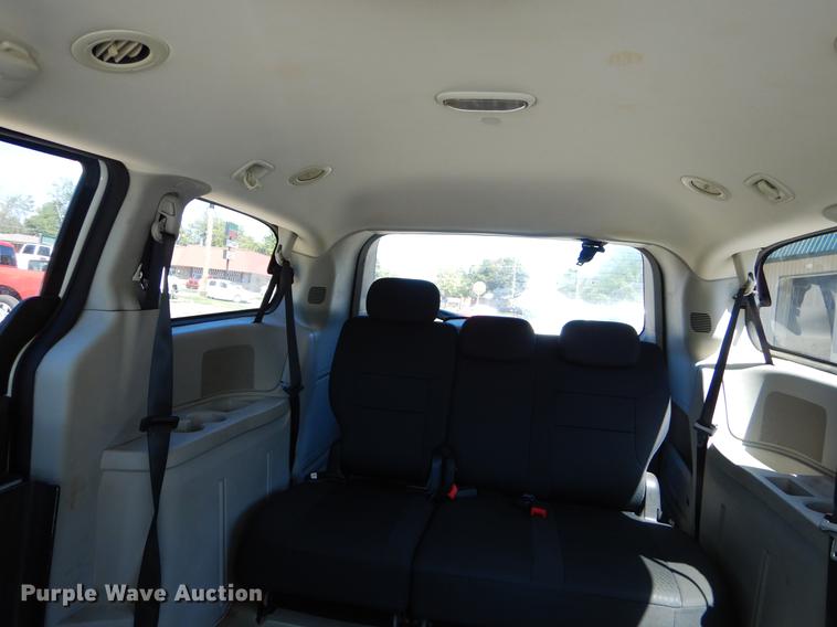 image for item EO9636 2010 Dodge Grand Caravan SE van