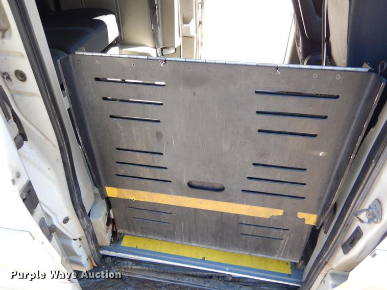 image for item EO9636 2010 Dodge Grand Caravan SE van