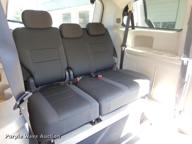 image for item EO9636 2010 Dodge Grand Caravan SE van