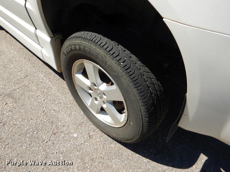 image for item EO9636 2010 Dodge Grand Caravan SE van