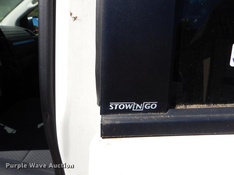 image for item EO9636 2010 Dodge Grand Caravan SE van