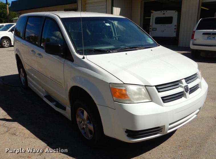 image for item EO9637 2010 Dodge Grand Caravan SE van