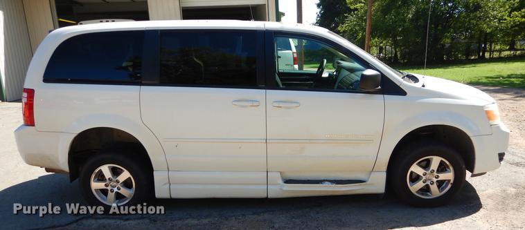 image for item EO9637 2010 Dodge Grand Caravan SE van
