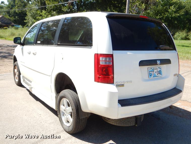 image for item EO9637 2010 Dodge Grand Caravan SE van