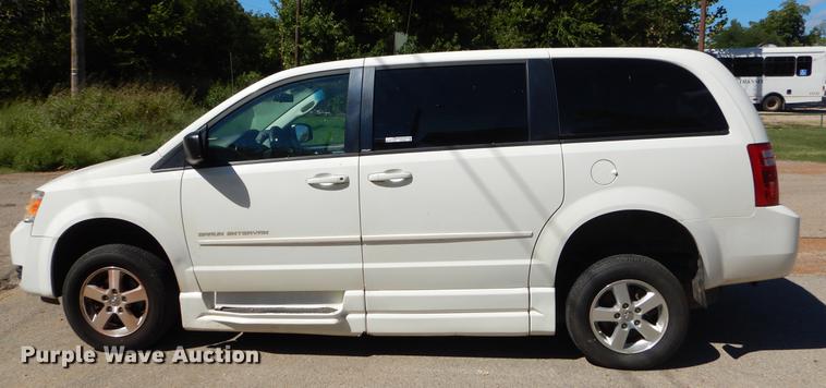 image for item EO9637 2010 Dodge Grand Caravan SE van