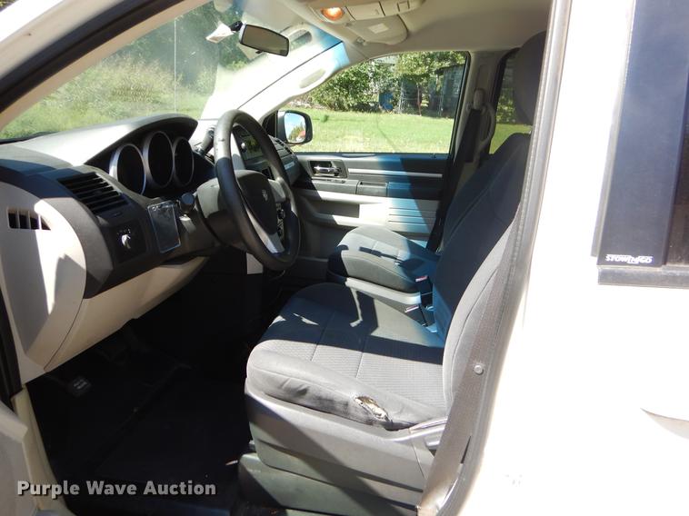 image for item EO9637 2010 Dodge Grand Caravan SE van