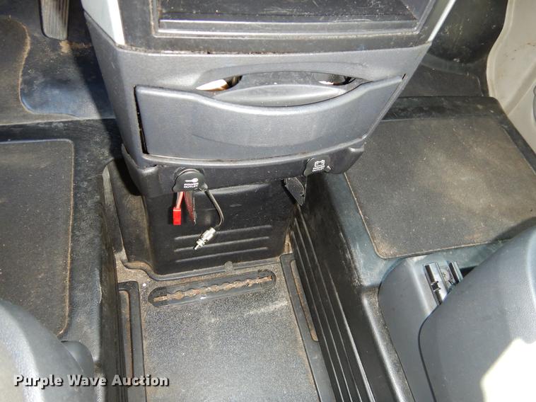 image for item EO9637 2010 Dodge Grand Caravan SE van