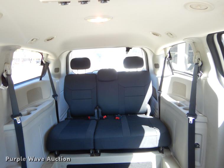 image for item EO9637 2010 Dodge Grand Caravan SE van