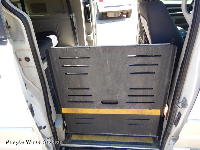 image for item EO9637 2010 Dodge Grand Caravan SE van