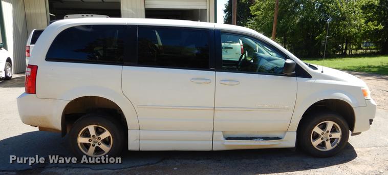 image for item EO9638 2010 Dodge Grand Caravan SE van