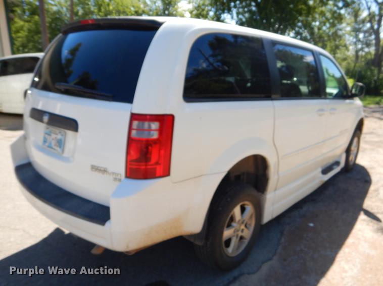 image for item EO9638 2010 Dodge Grand Caravan SE van