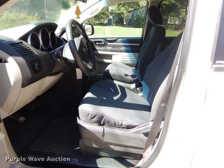 image for item EO9638 2010 Dodge Grand Caravan SE van