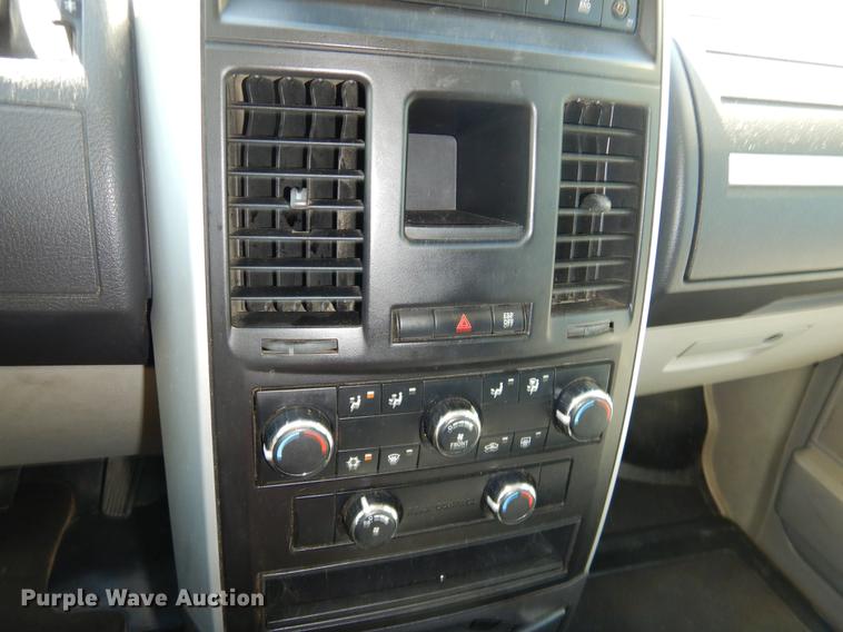 image for item EO9638 2010 Dodge Grand Caravan SE van