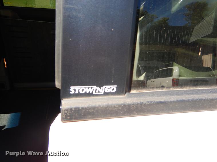 image for item EO9638 2010 Dodge Grand Caravan SE van