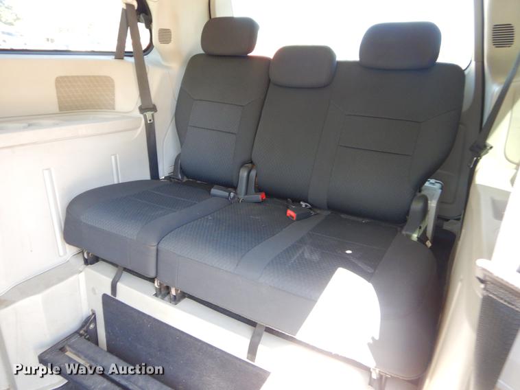 image for item EO9638 2010 Dodge Grand Caravan SE van