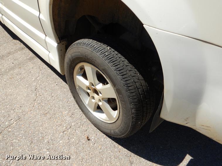 image for item EO9638 2010 Dodge Grand Caravan SE van